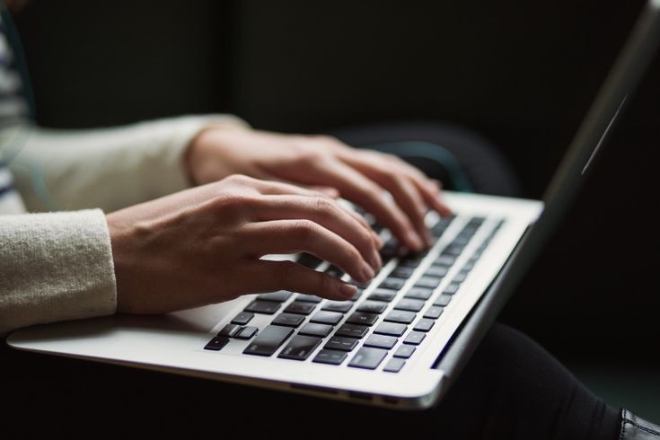 How to Write a Compelling Bio For the Health and Fitness Industry